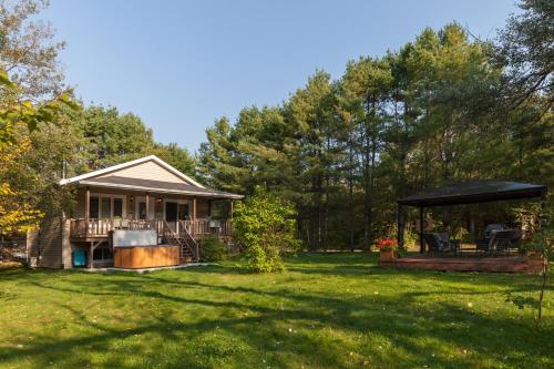 Cozy Chalet by lake & Nature