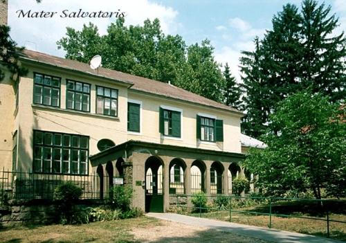  Mater Salvatoris House in Gödöllő