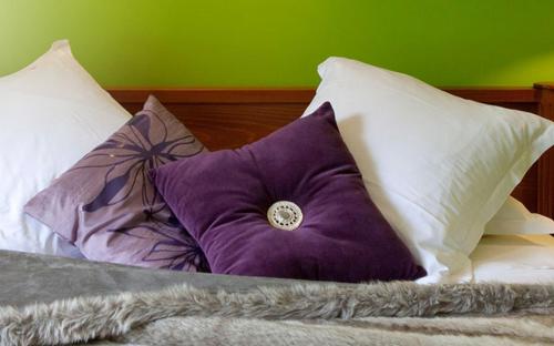 1 queen bed