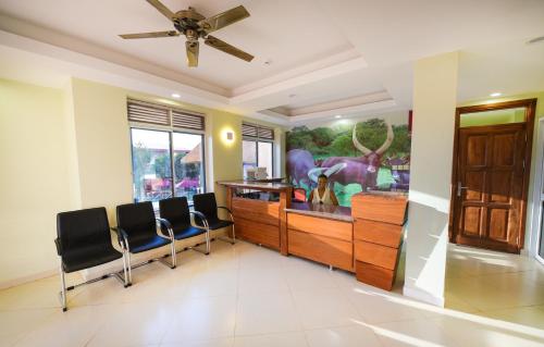 Nyumbani Hotel - image 3
