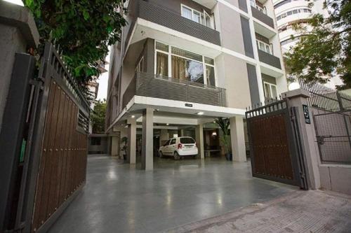 10 Blossoms Serviced Apartments Navrangpura