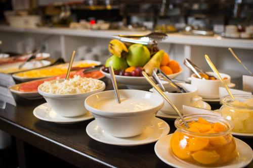 Raymond Hotel - image 9