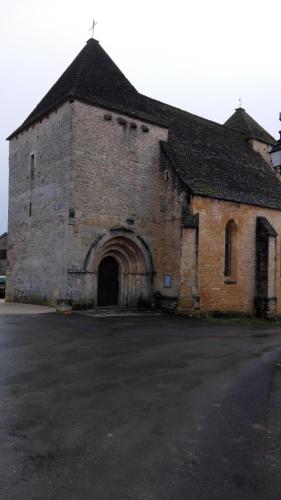 Tuvākā izklaides vieta, Au Tilleul in Archignac