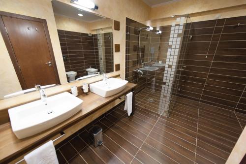 Park Hotel Izida - image 2
