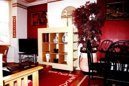 Ilfracombe House - image 11