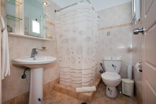 Contaratos Holiday Lettings 3 - image 7