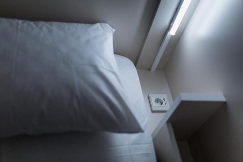 Bed in 6-Bed Mixed Dormitory Room image 7