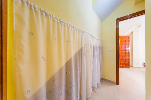 Deluxe Bungalow with Garden View image 7