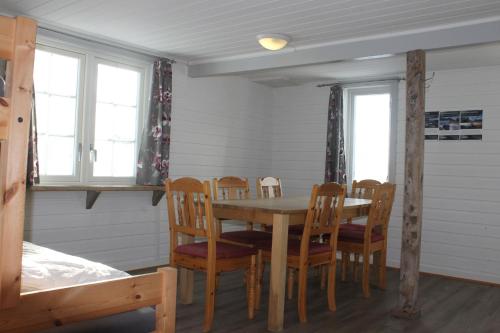 BaseCamp NorthCape - by Hytte Camp Room Type - Family Room with Shared Bathroom