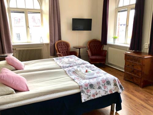 2 twin beds