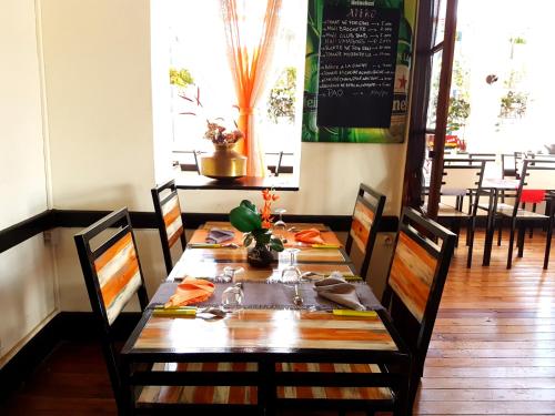 Ресторант, Hotel le Trianon in Antsirabe