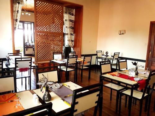 Ресторант, Hotel le Trianon in Antsirabe