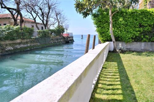  Villa Une, garden, beach and culture in Lido di Venezia