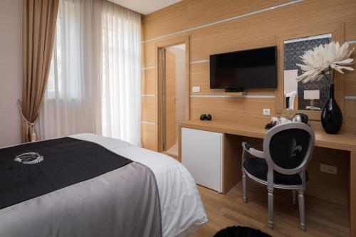 VIP Rooms - image 3