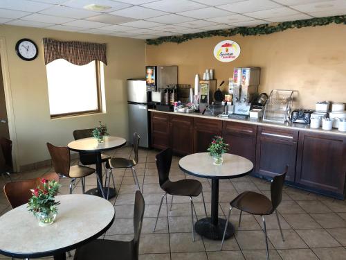餐飲選擇, 圖珀洛機場溫德姆速8酒店 (Super 8 By Wyndham Tupelo Airport) in 圖珀洛 (MS)