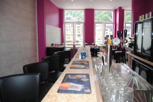 Restaurant, L'Inattendu "sur la croisette" Dinant centre in Dinant