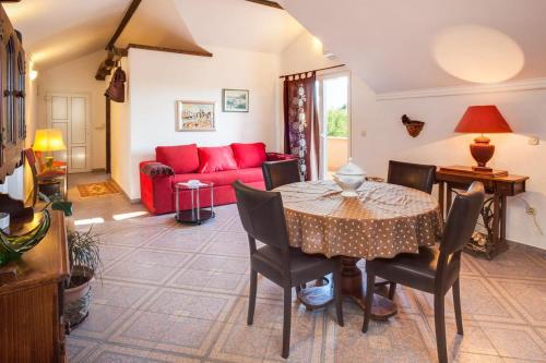 Family friendly apartments with a swimming pool Cove Osibova Brac - 2172 - image 5