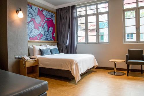 room detail thumbnail 1