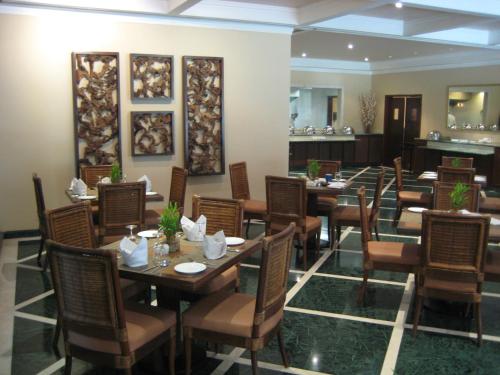 Restoran, The Lalit Traveller Khajuraho in Khajuraho