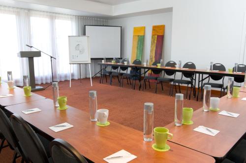 Hotel Casa 425 + Lounge A Four Sisters Inn - image 6