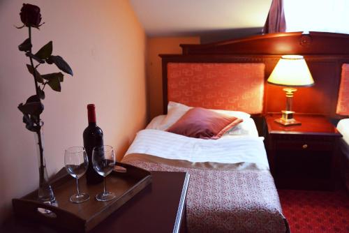 2 twin beds