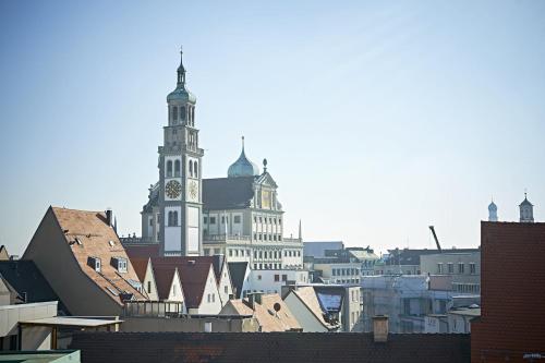 A Hotel Com Ubernacht Hostelhotelhome Hotel Augsburg Germany Price Reviews Booking Contact