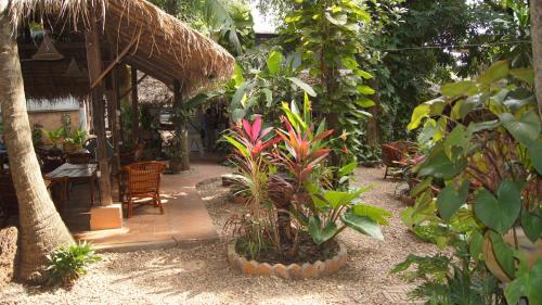 Mut Mee Garden Guesthouse