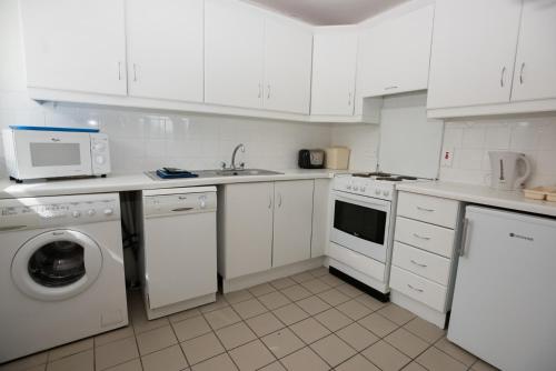 ห้องครัว, Spanish Cove Holiday Homes Sleeps 5 by Trident Holiday Homes in คิลกี