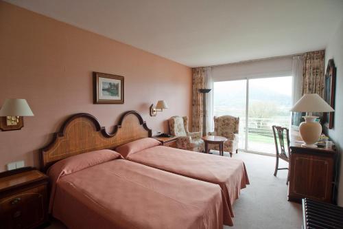 2 twin beds