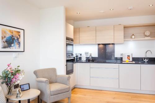 Urban Chic - Portobello - image 5