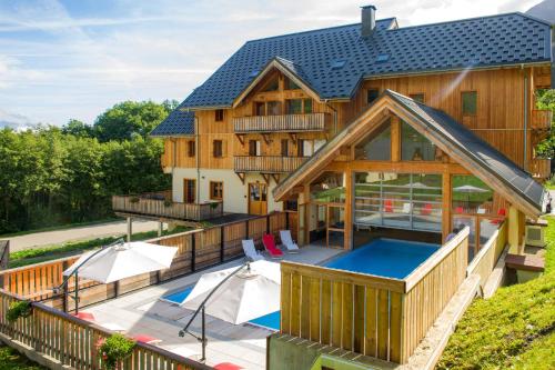 Swimming pool, Goelia Les Chalets de Belledonne in Saint Colomban Des Villards