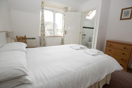 Moore Bay Holiday Homes - image 7