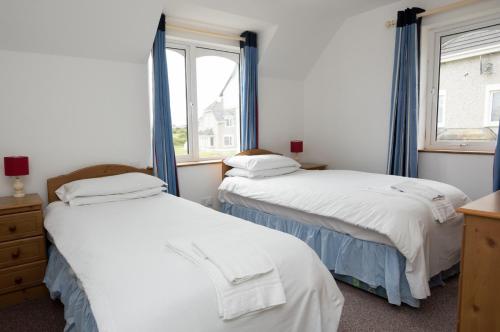Moore Bay Holiday Homes - image 4