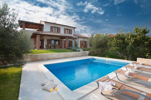  Villa Maria, Unterkunft in Sužan