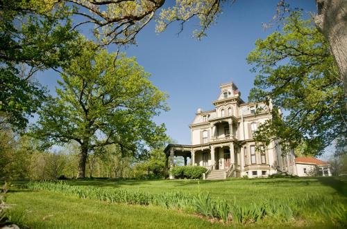 Garth Woodside Mansion Bed and Breakfast