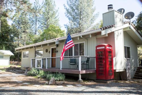 B&B Groveland - Lovely Mountain Lake Chalet by Yosemite: Equipped! - Bed and Breakfast Groveland