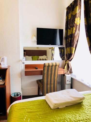 Ilfracombe House - image 14