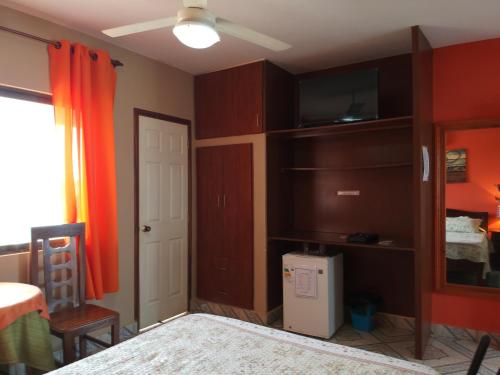 皮耶斯塔酒店 (Hotel Piesta) in 千里達