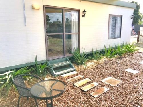 Cute Private Studio Flat with AIRCON! in Hay