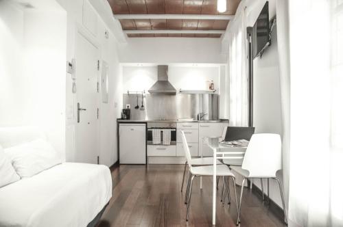 Barcelona Beach Apartments 2