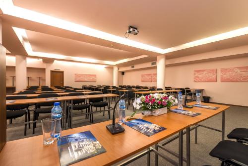 Sveta Sofia Hotel - image 11