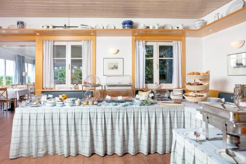 Restaurant, H.W.S. Hotel Der Wilde Schwan in Sagard