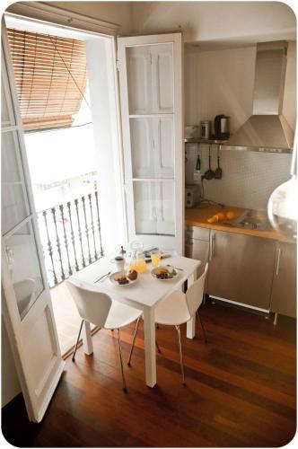 Barceloneta Suites Apartments Market 5