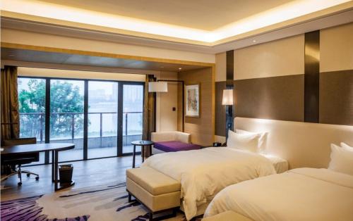 Radisson Blu Hotel Wuhan ETD Zone