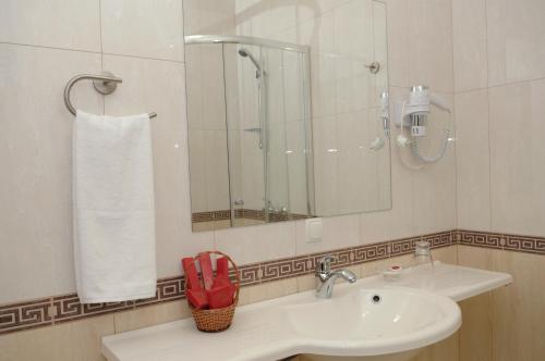 MelRose Hotel - image 2