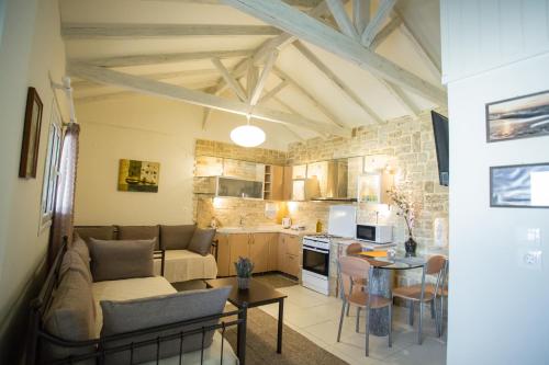 Acrocorinth Apartments 2
