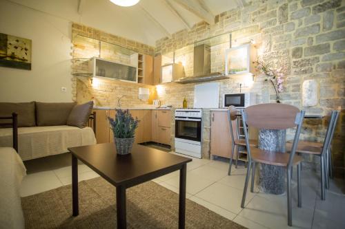 virtuve, Acrocorinth Apartments in Archea Korinthos