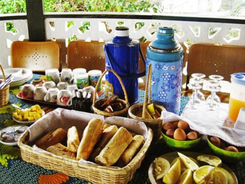 Comida y bebida, Leybato Beach Hotel in Fajara