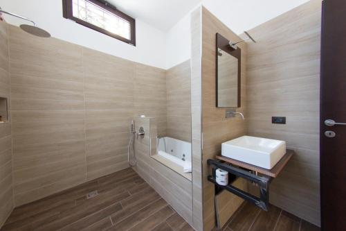 Arena Luxury Rooms - image 14