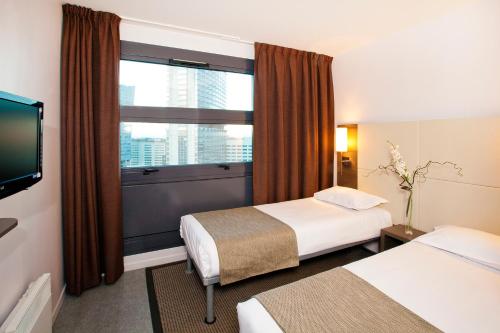 2 bedrooms, 5 beds